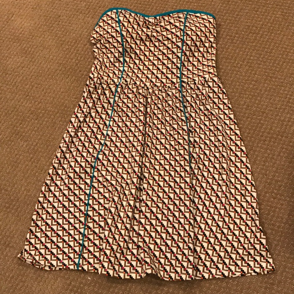 Cute strapless dress perfect for summer!